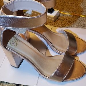 MUST GO Metalic gold simple heels ankle  trendy